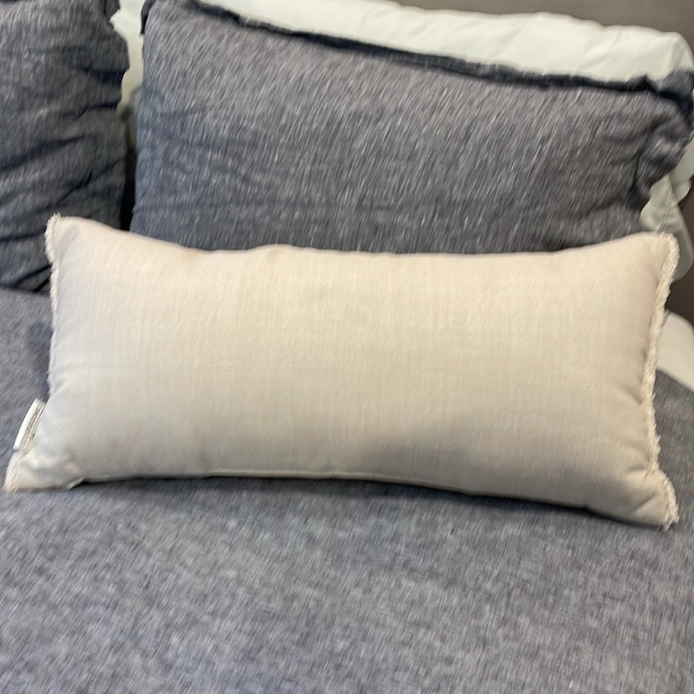 Pillow - Picture 2 of 4